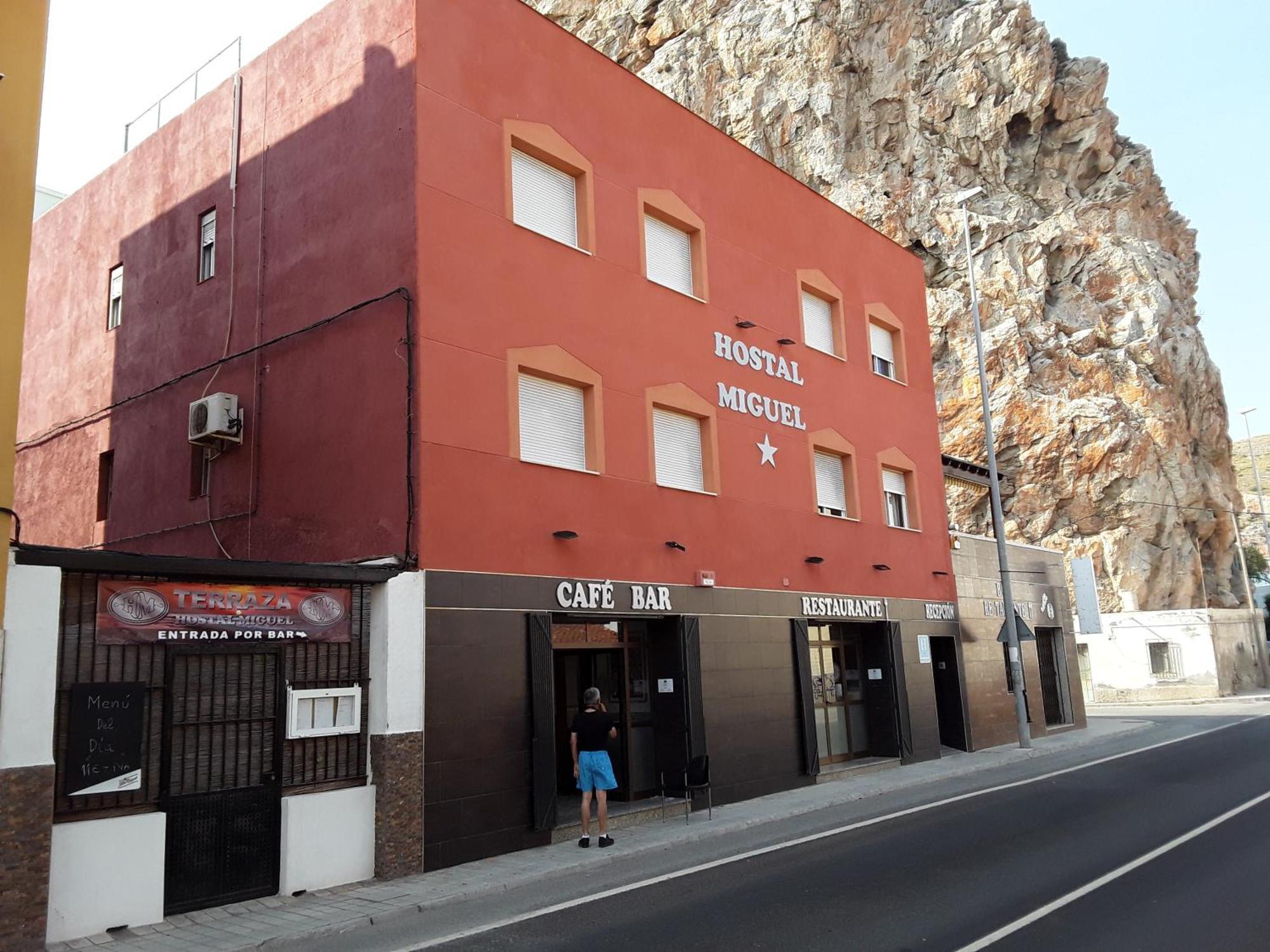 Hostal Miguel Calahonda Luaran gambar
